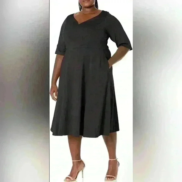 City Chic Plus Size L/20 Dress in Navy NWT - Picture 1 of 5